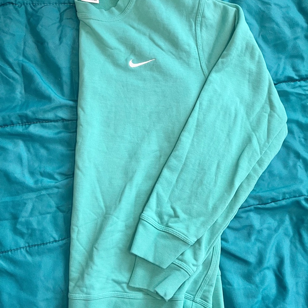 🚫SOLD🚫 Nike Aqua Crewneck Sweatshirt